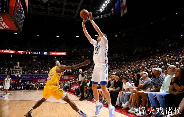 弗拉格高效19投10中狂砍32分5篮板6助攻1抢断2盖帽